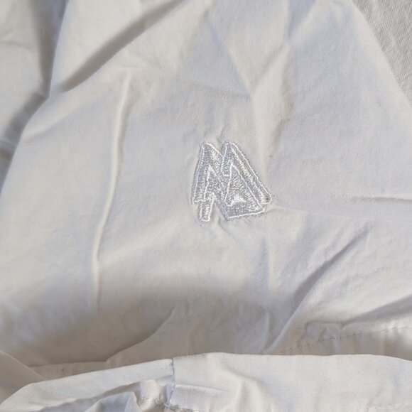 MISTY MOUNTAIN ACTIVEWEAR WOMEN'S SIZE LARGE WHITE SHORT SLEEVE BUTTON FRONT - Picture 8 of 16